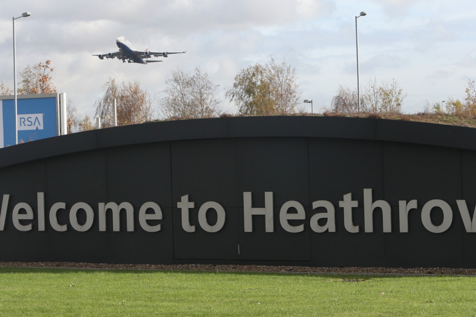Heathrow passengers will fly as normal during coronation 