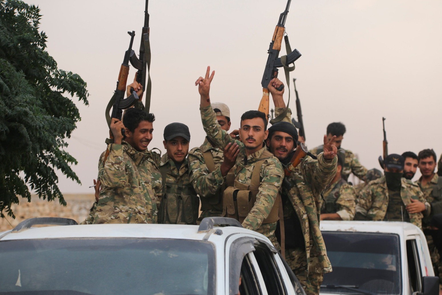 SYRIAN FORCES ENTER KEY BORDER TOWN, BLOCKING TURKISH PLANS 