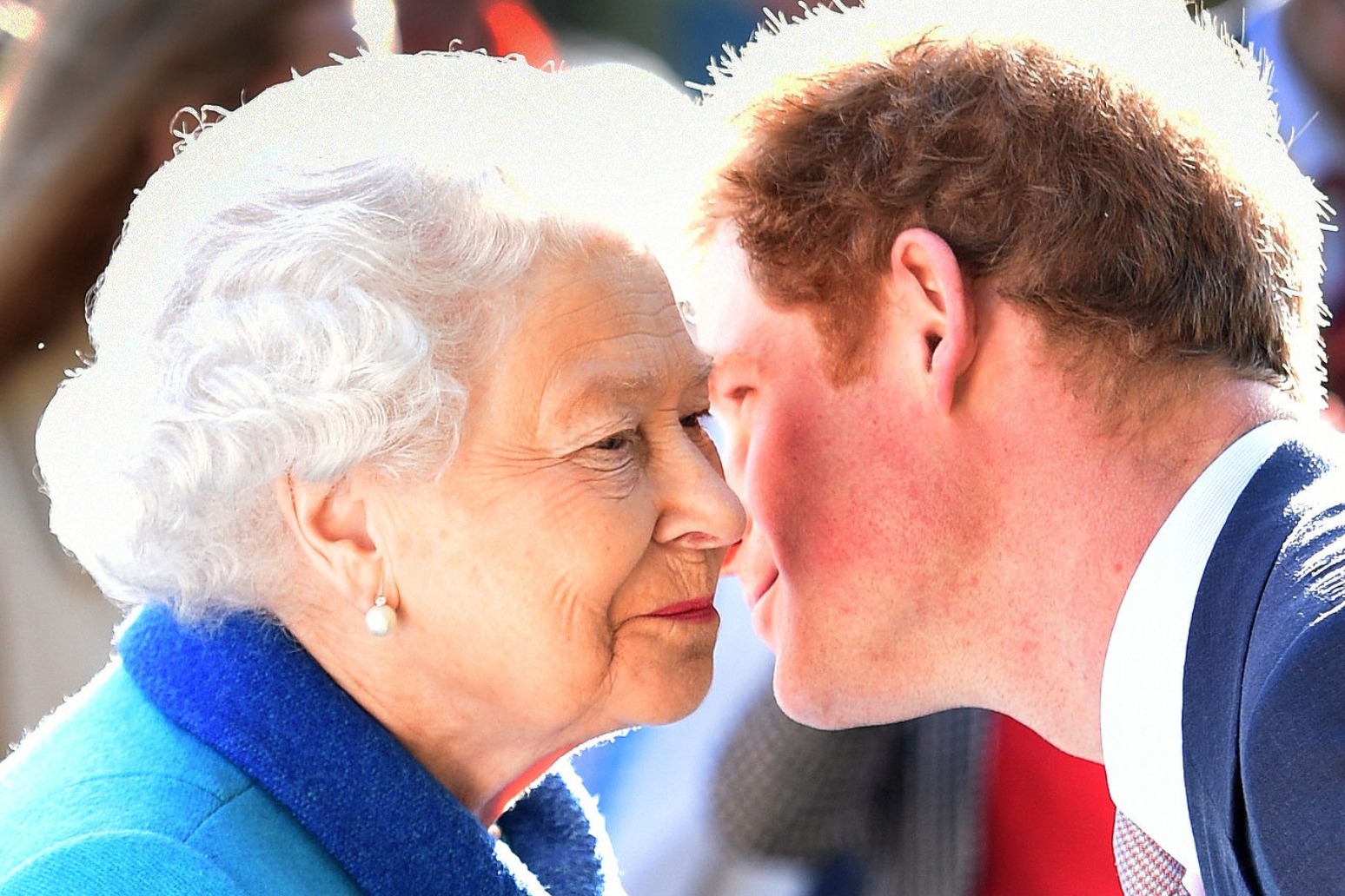 Queen calls Sandringham summit to discuss Harry and Meghan roles 