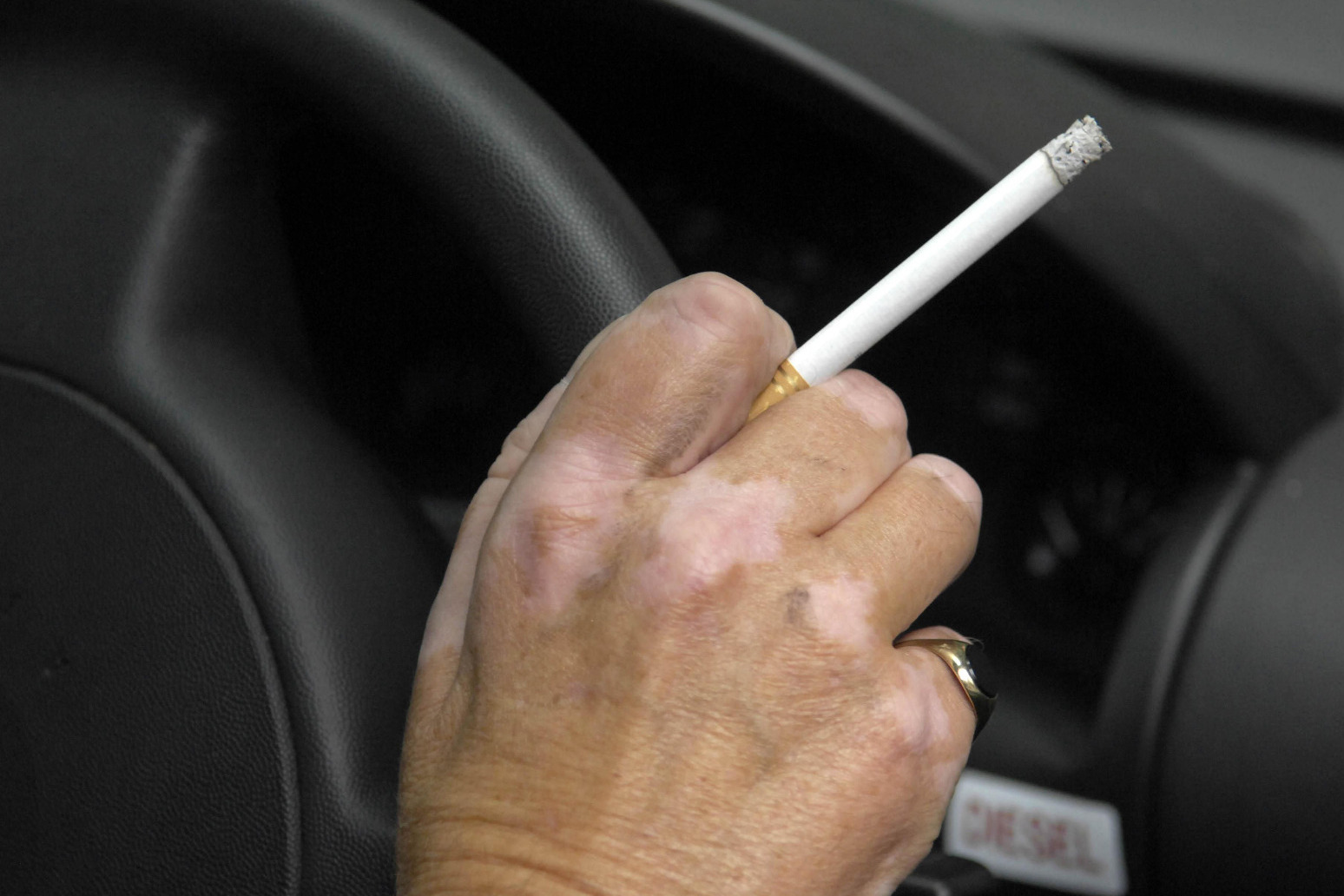 Car smoking ban linked to reduction in exposure to smoke for teenagers 