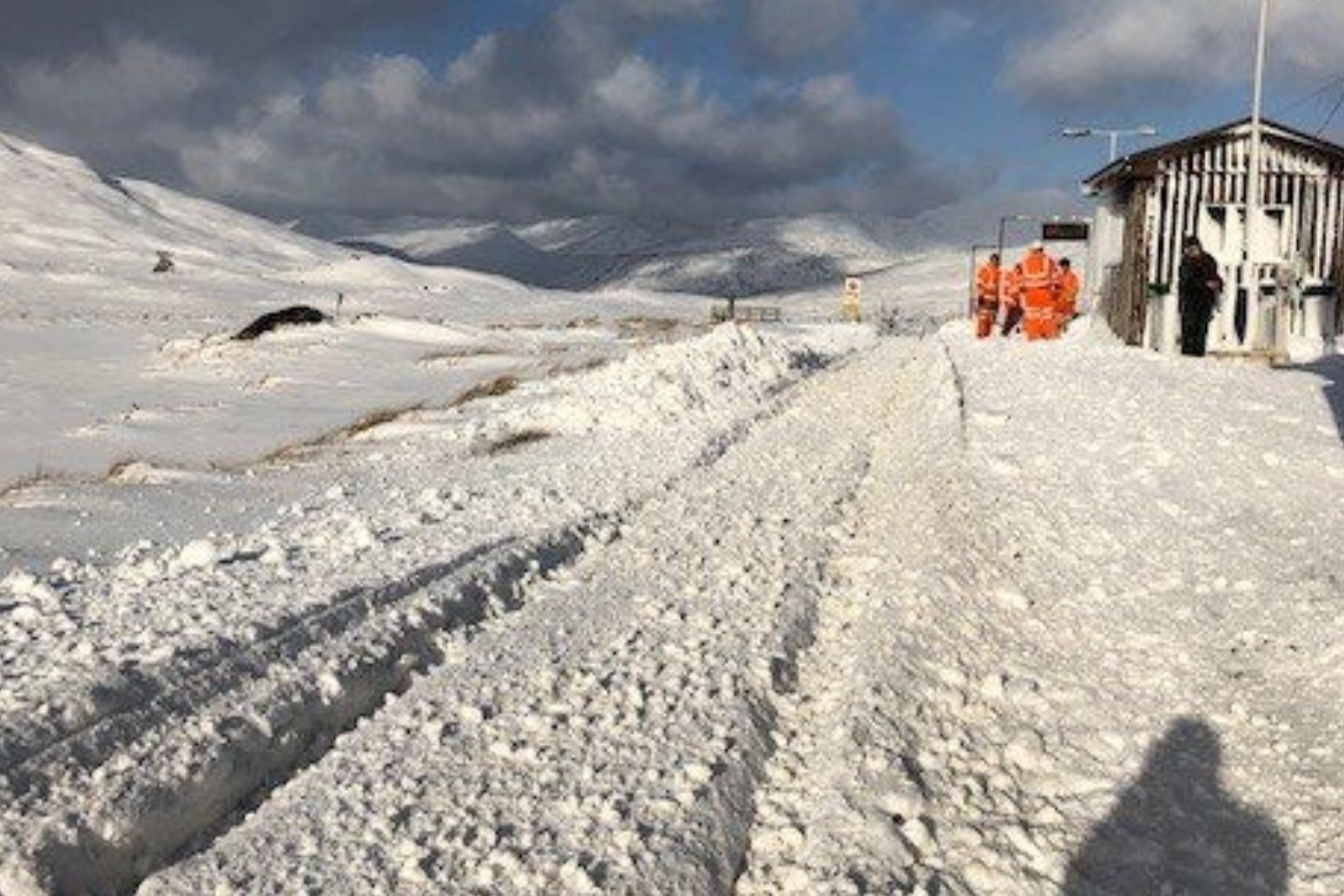 More flood warnings as snow and rain fall 