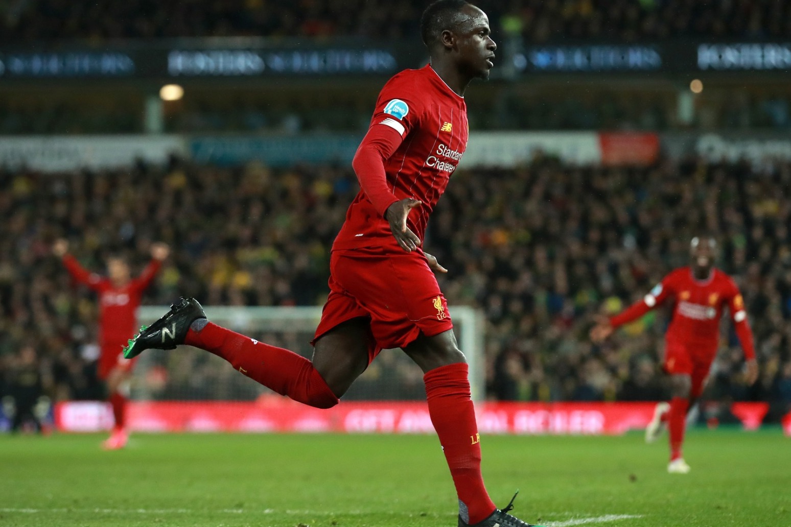 Mane magic moves Liverpool closer to title 