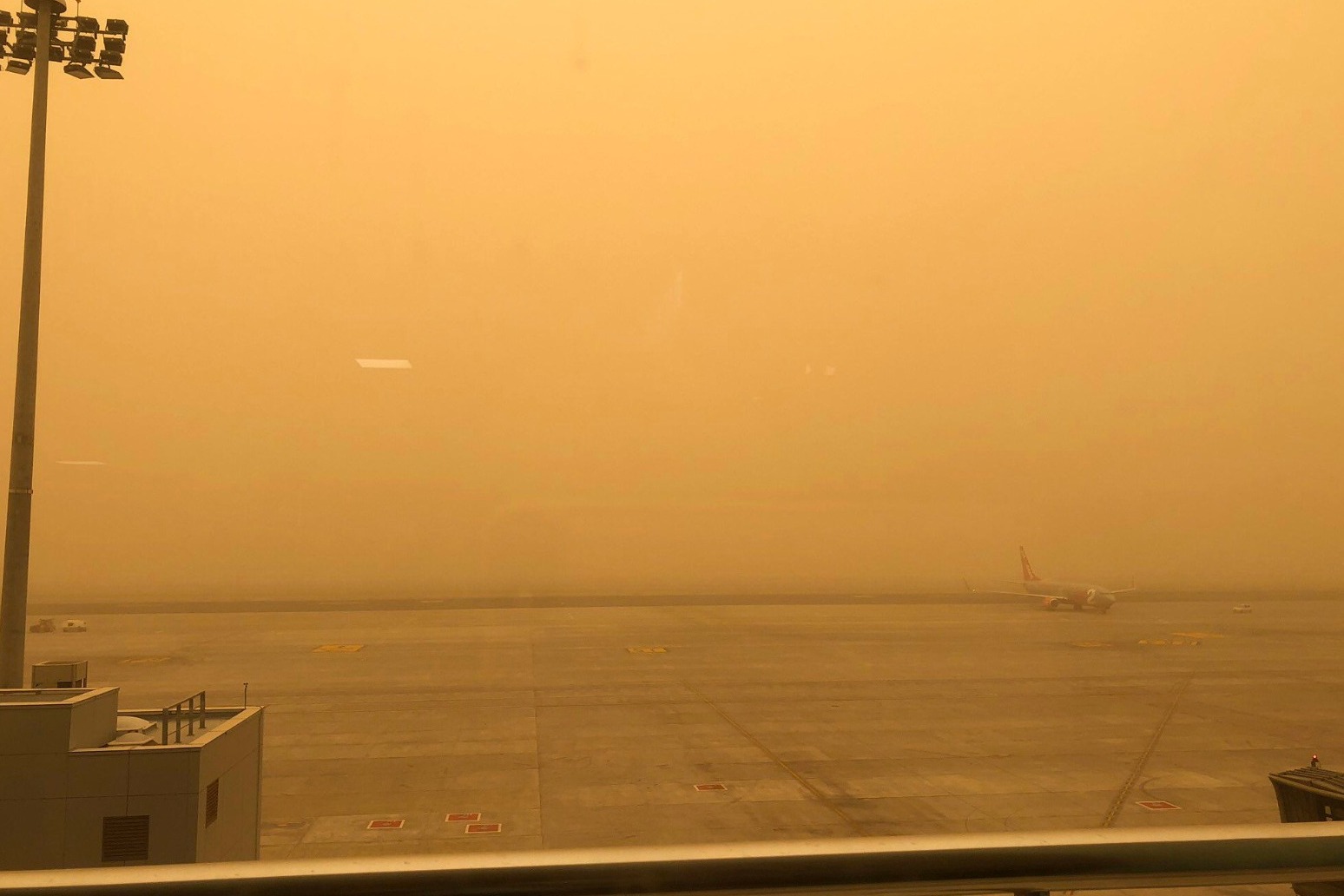 Britons returning from sandstorm-hit Tenerife diverted to Malaga without baggage 