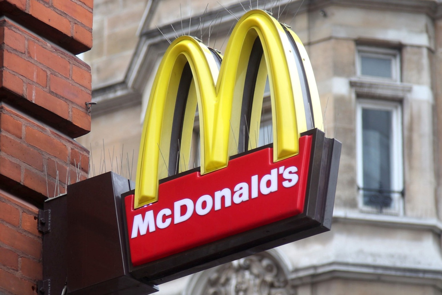 McDonalds to close all restaurants from Monday amid coronavirus outbreak 