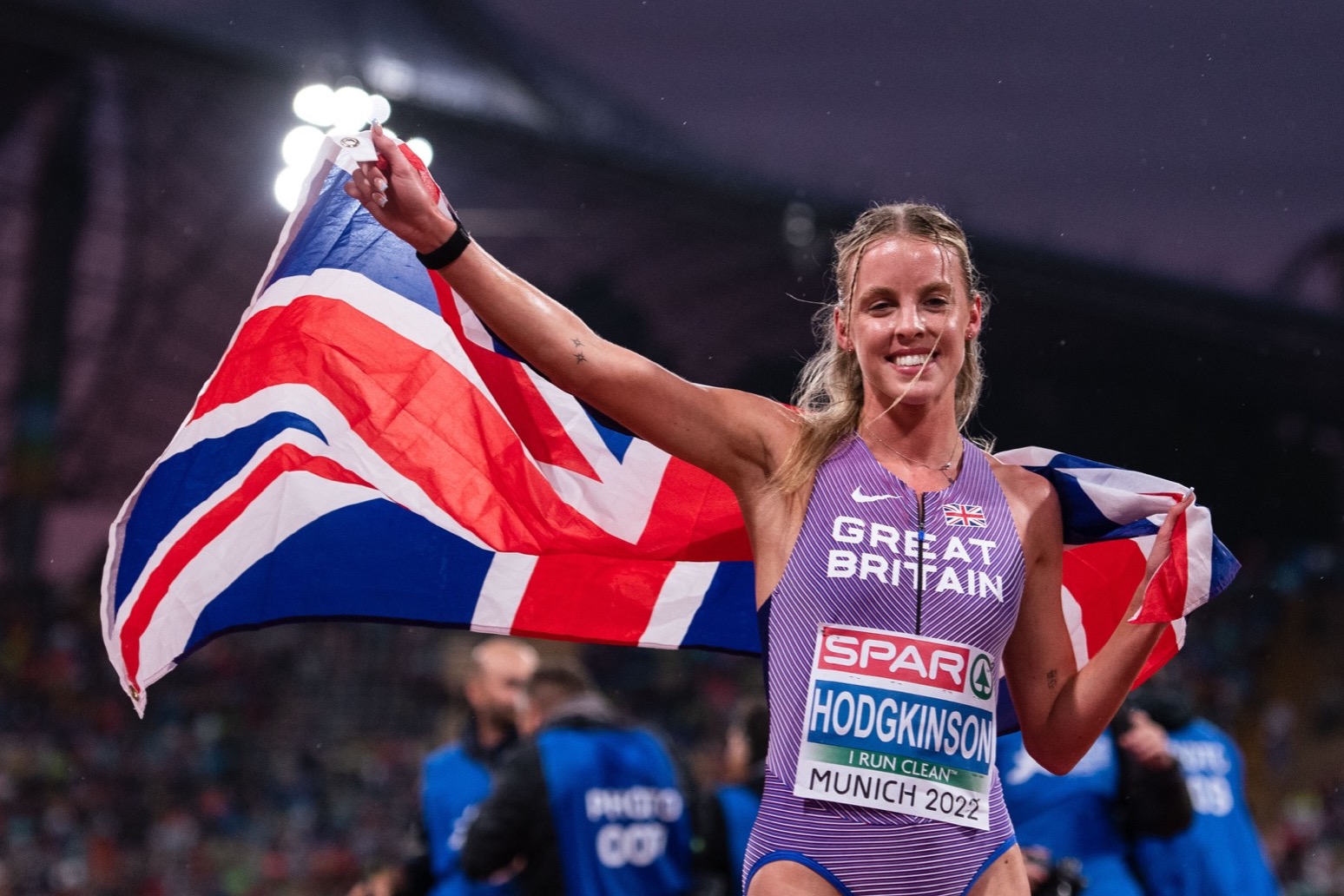 Keely Hodgkinson lands elusive gold by storming to European 800m glory 
