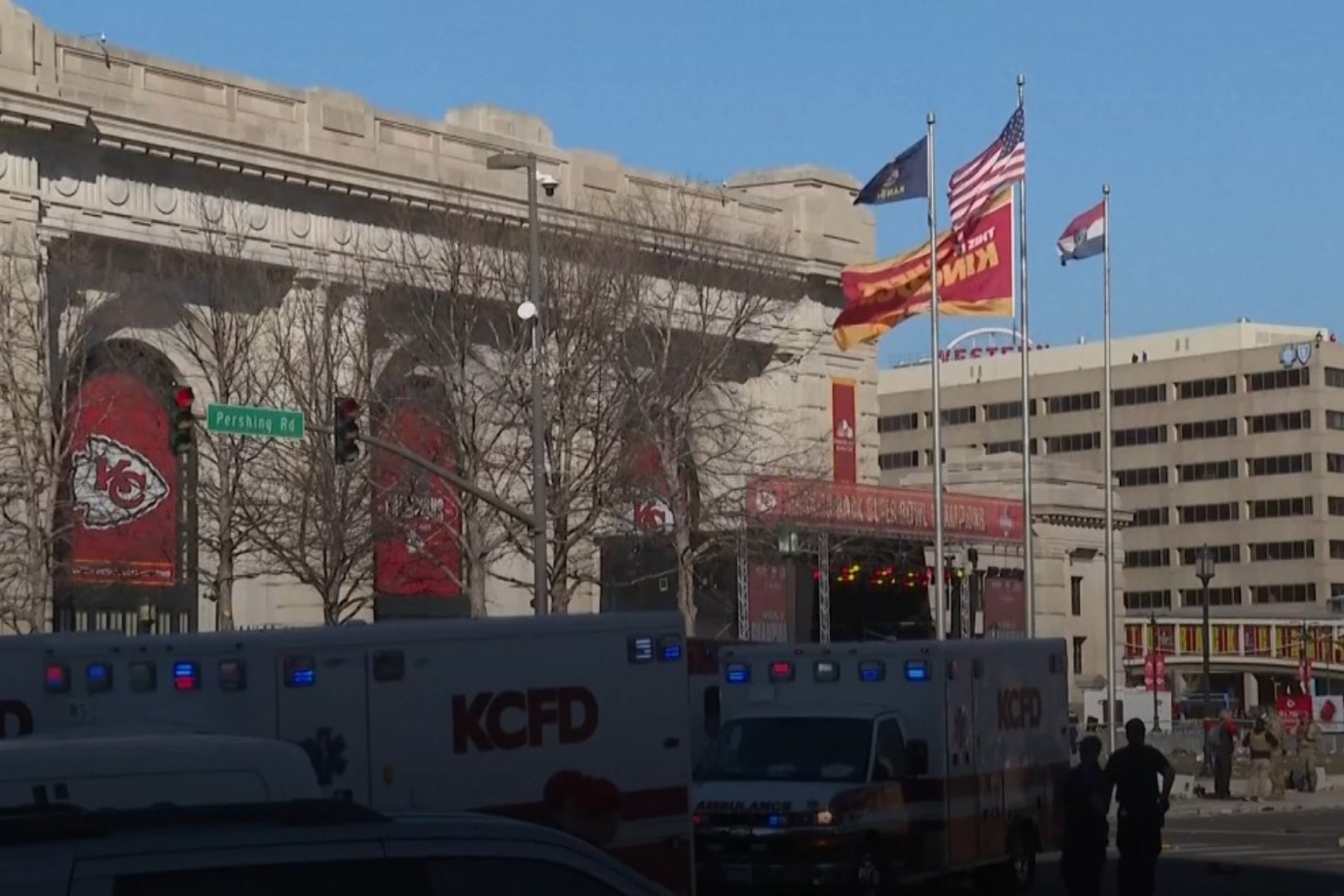 One person dead in shooting near Kansas City Chiefs parade 