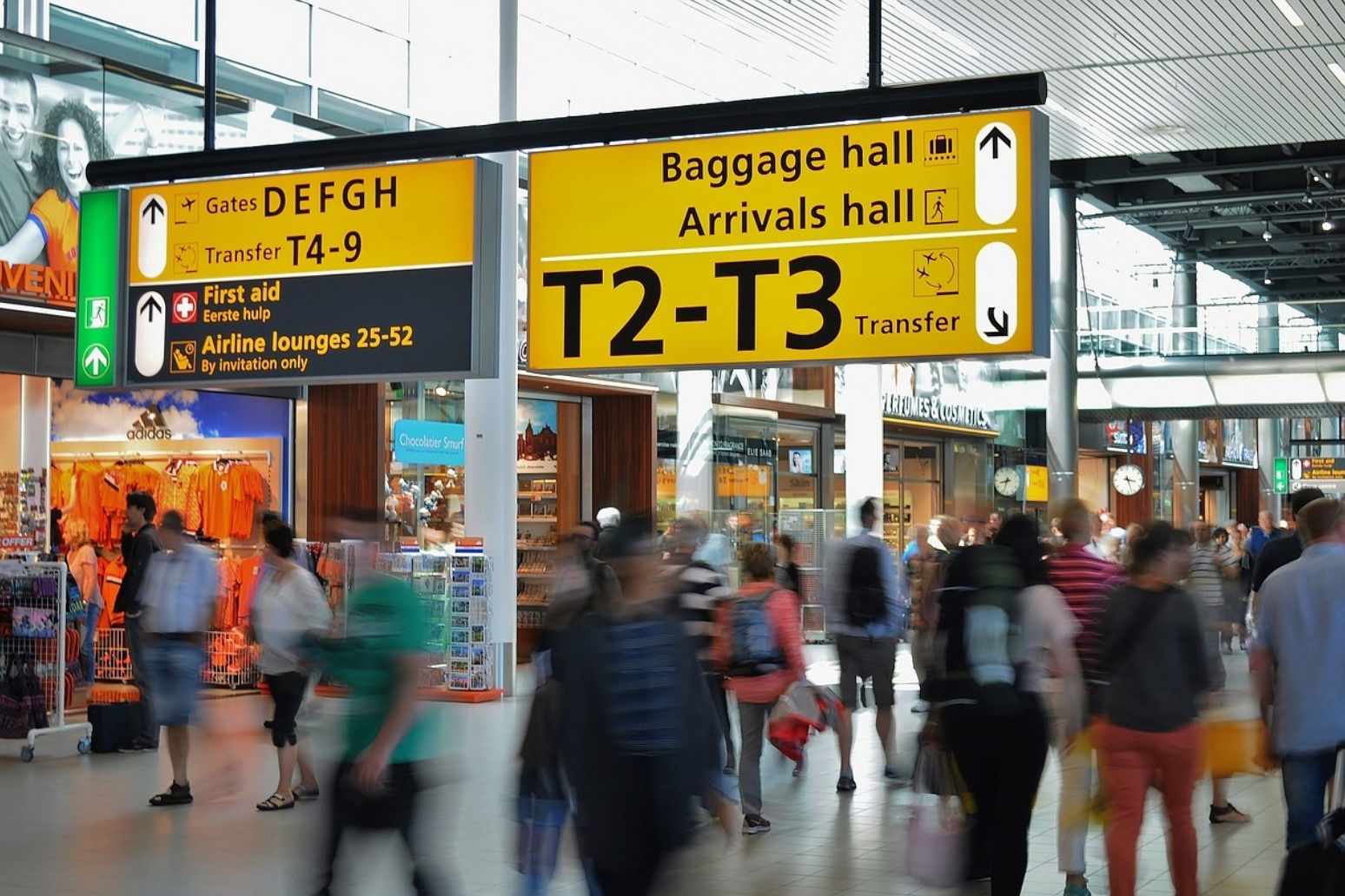 WARNING OVER FLIGHT DELAYS AMID SEVERE WEATHER ALERT FOR FOG ACROSS ENGLAND AND WALES 