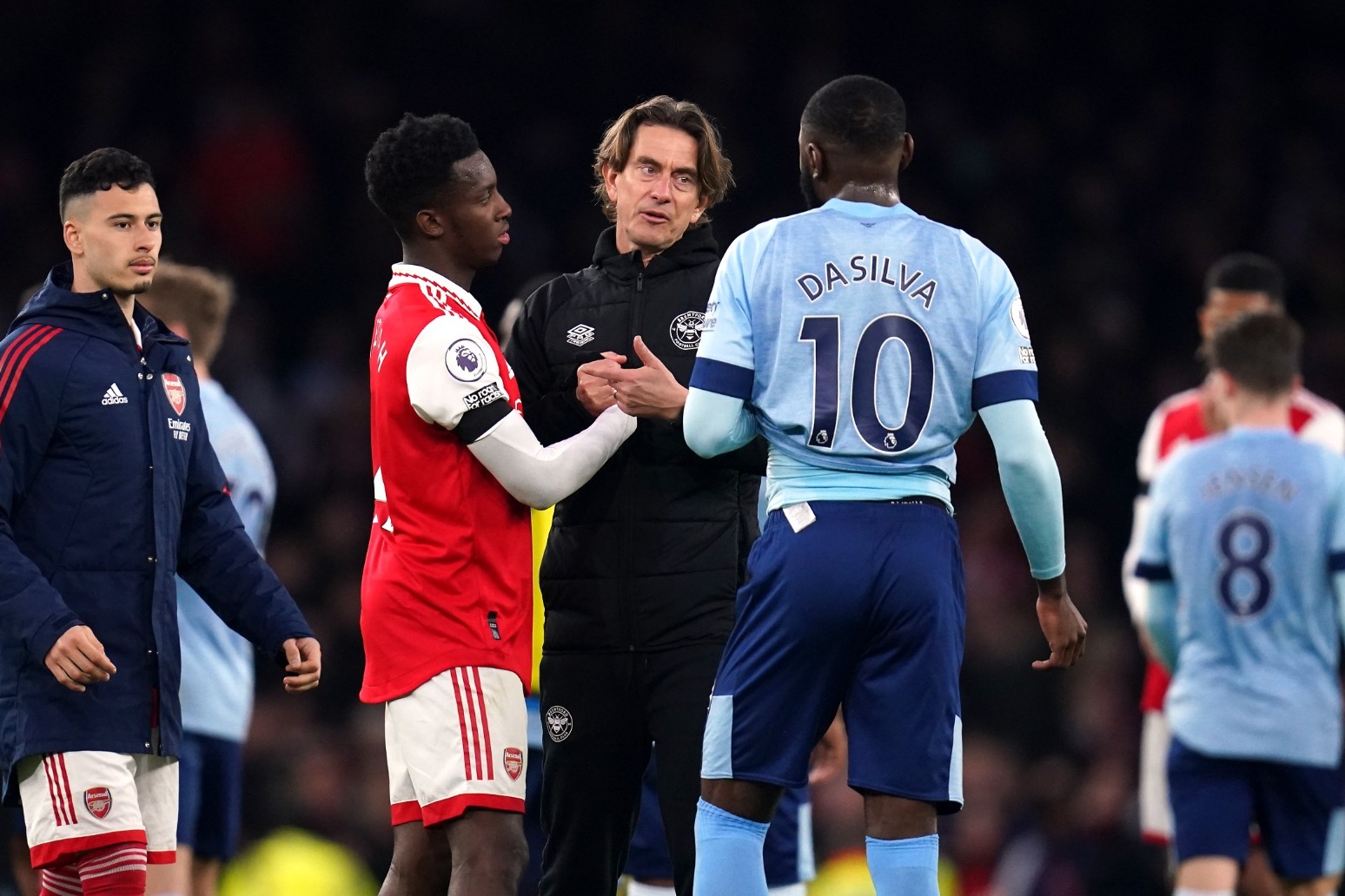 Gunners lose opportunity to hit 8 point lead 