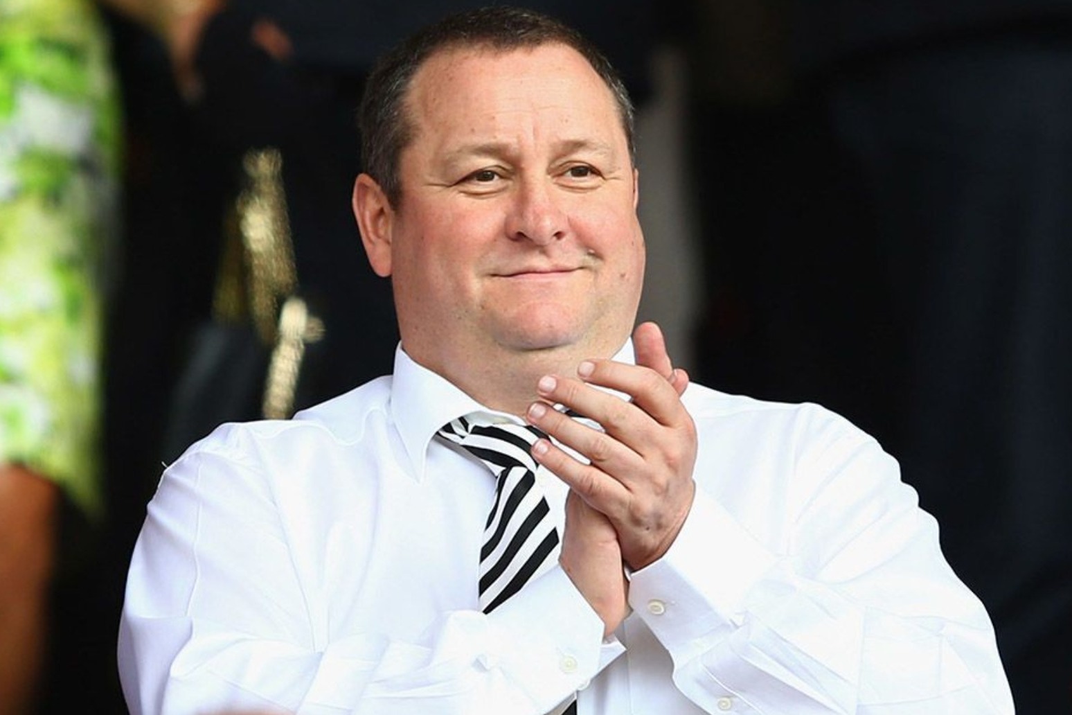 Mike Ashley to step down from Frasers board 