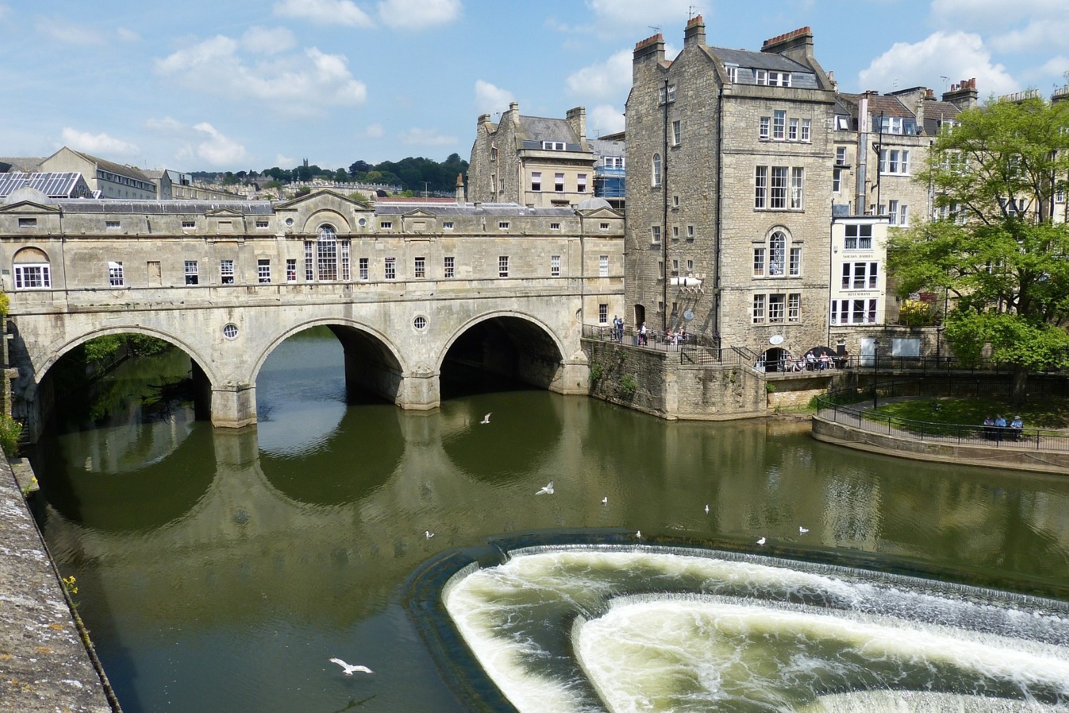 Bath half marathon goes ahead despite virus fears 