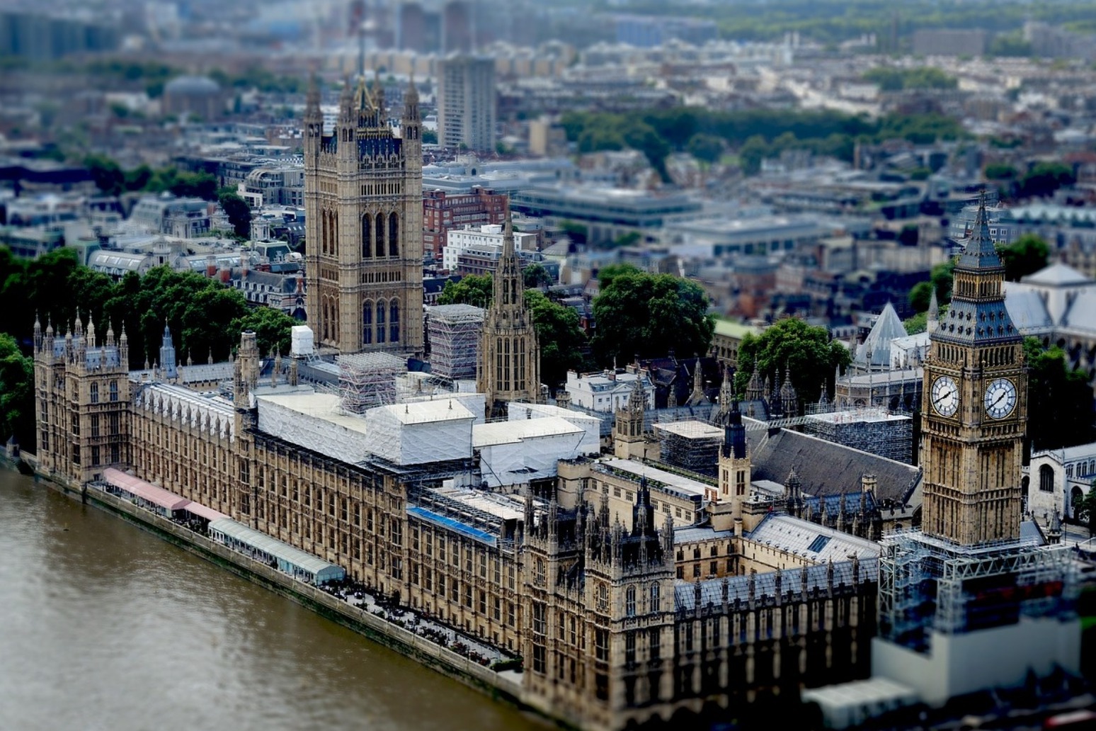 Boris Johnson returns to the UK early as MPs head back to Parliament 