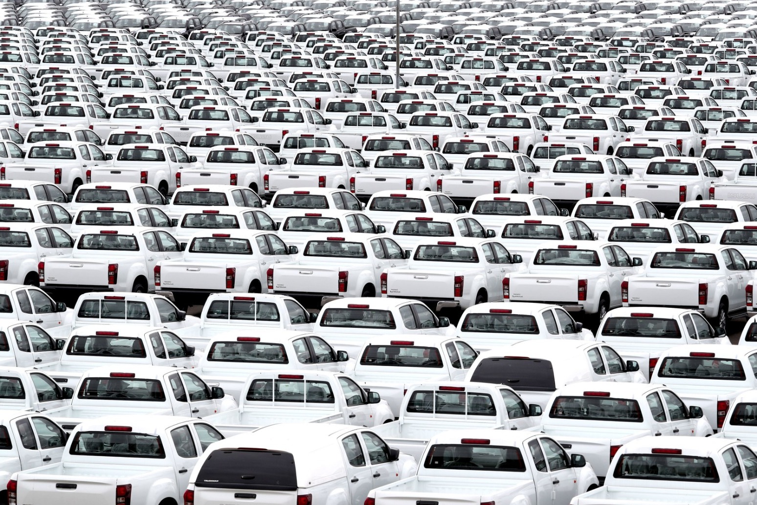 NEW CAR MARKET SINKS TO LOWEST LEVEL SINCE 2013 