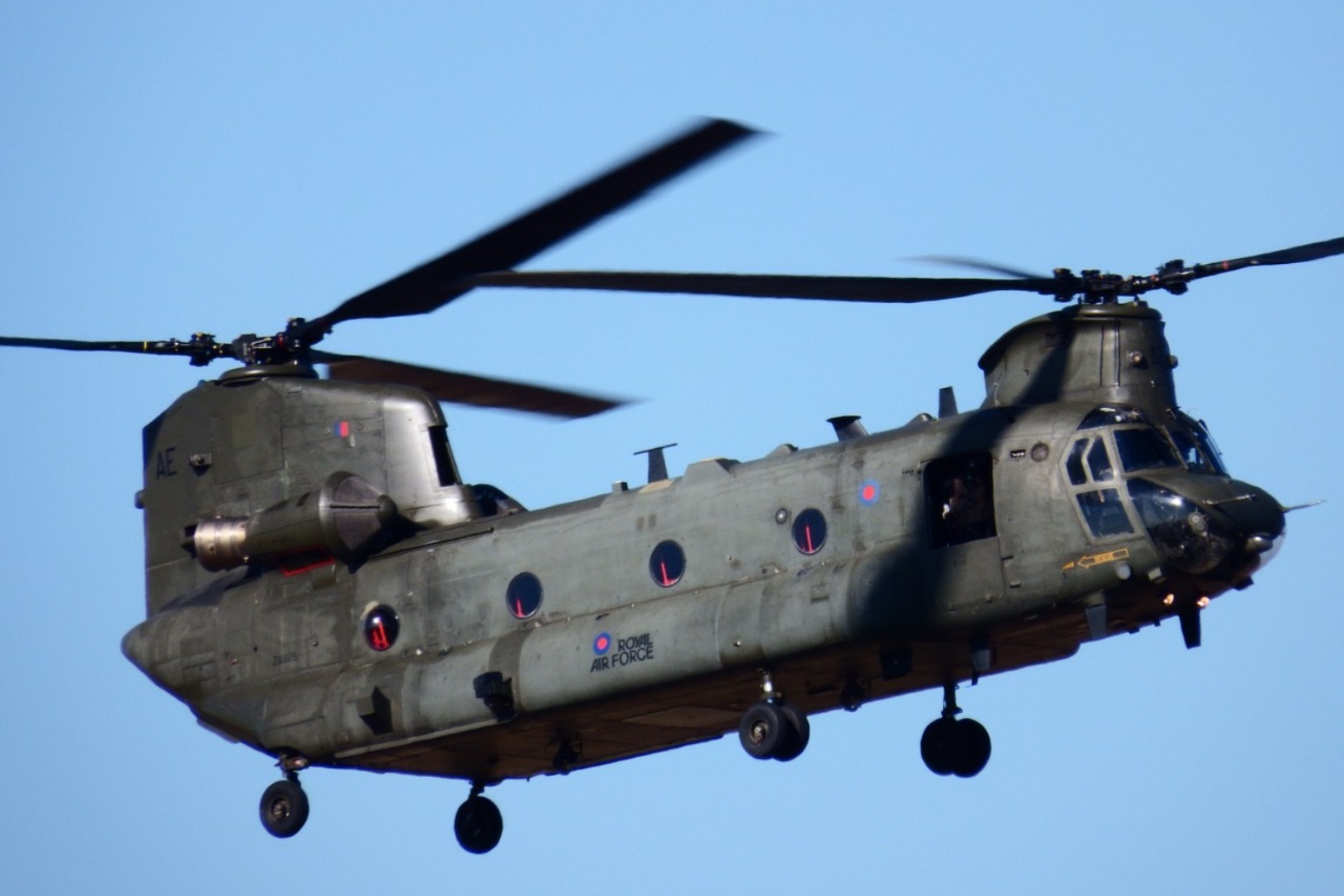 RAF HELICOPTER BROUGHT IN TO SHORE UP DEFENCES IN FLOOD-HIT YORKSHIRE 