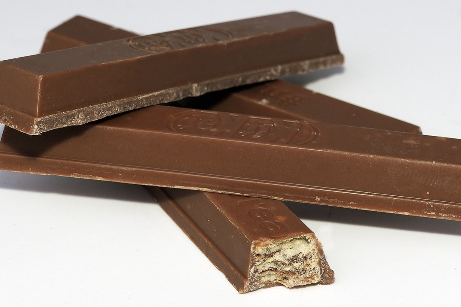 Nestle loses bid to protect shape of four-finger bar 