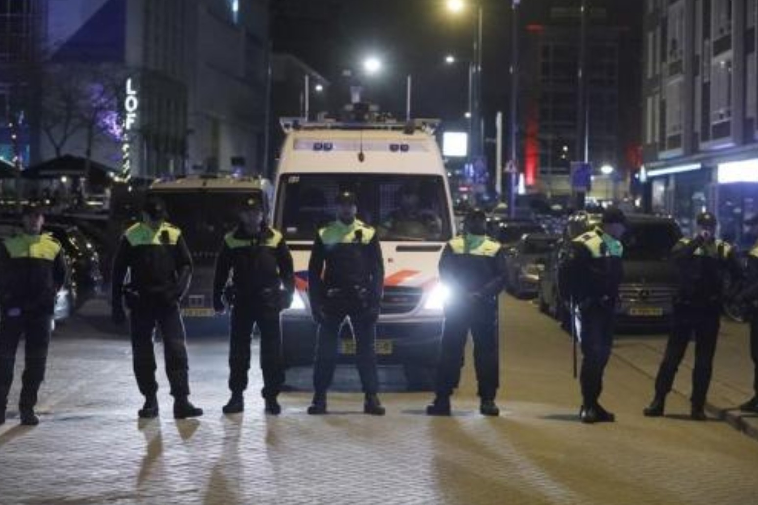 MAN SHOT BY DUTCH POLICE AT AIRPORT 
