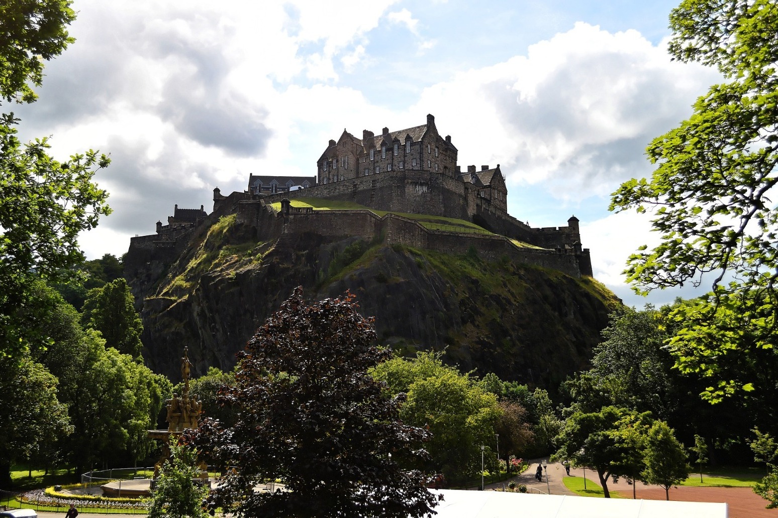 Booming Edinburgh will be first UK city to introduce a tourist tax 