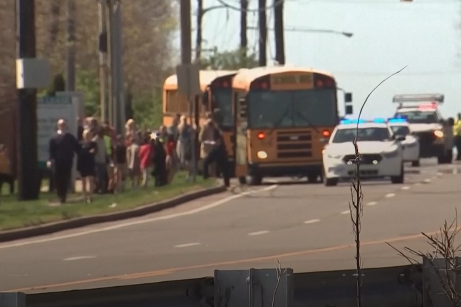 Former pupil kills six in shooting at Nashville school 