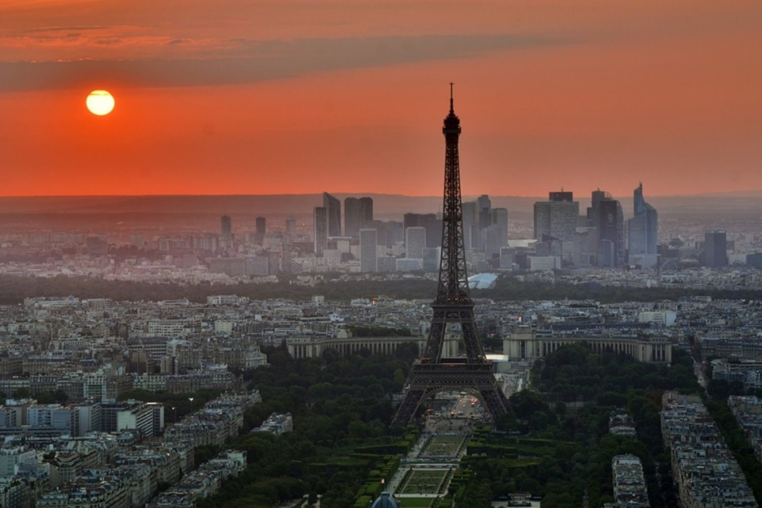 Two firefighters among three dead in Paris blast 