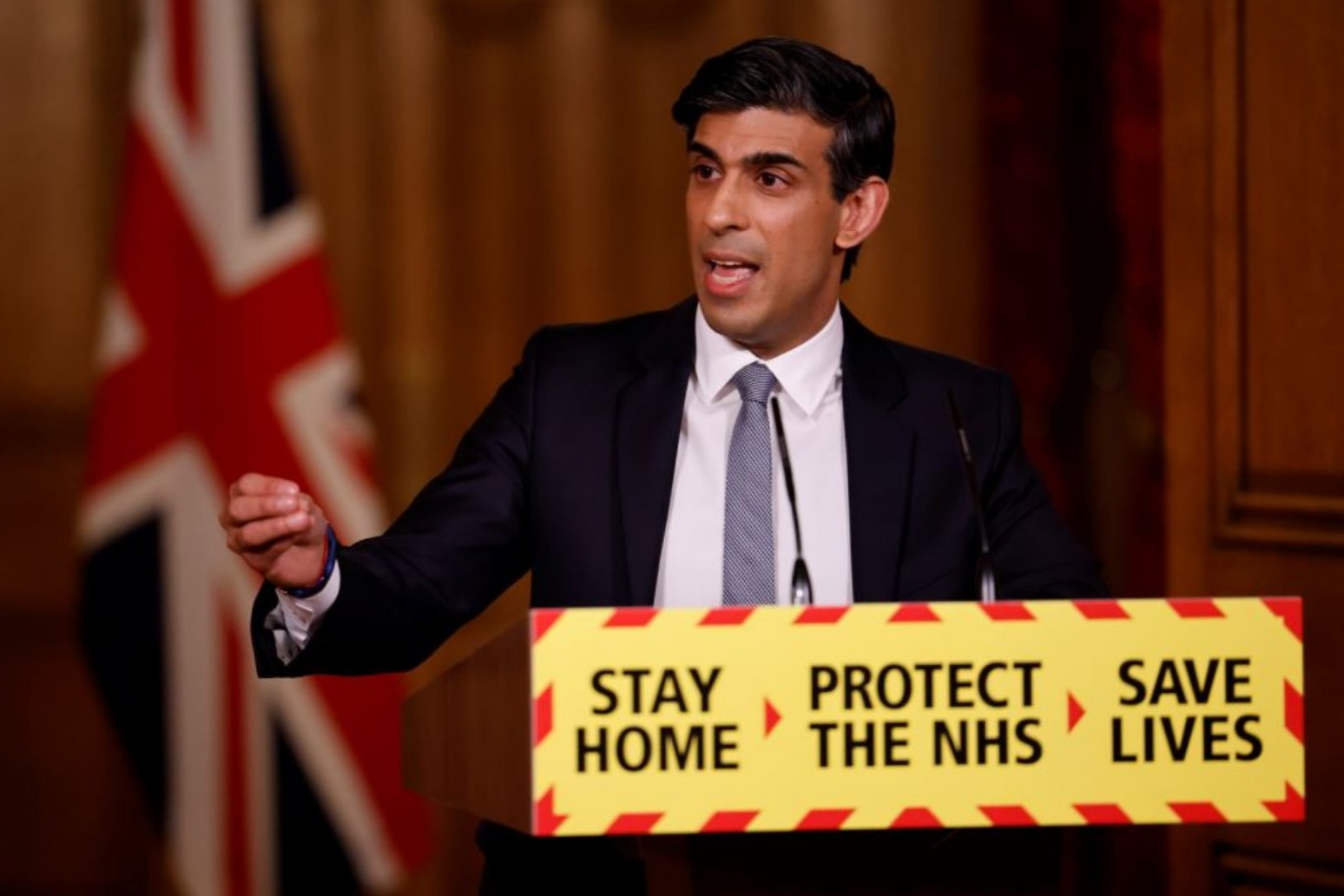 Rishi Sunak urges PM to relax UK travel rules to boost economy – report 