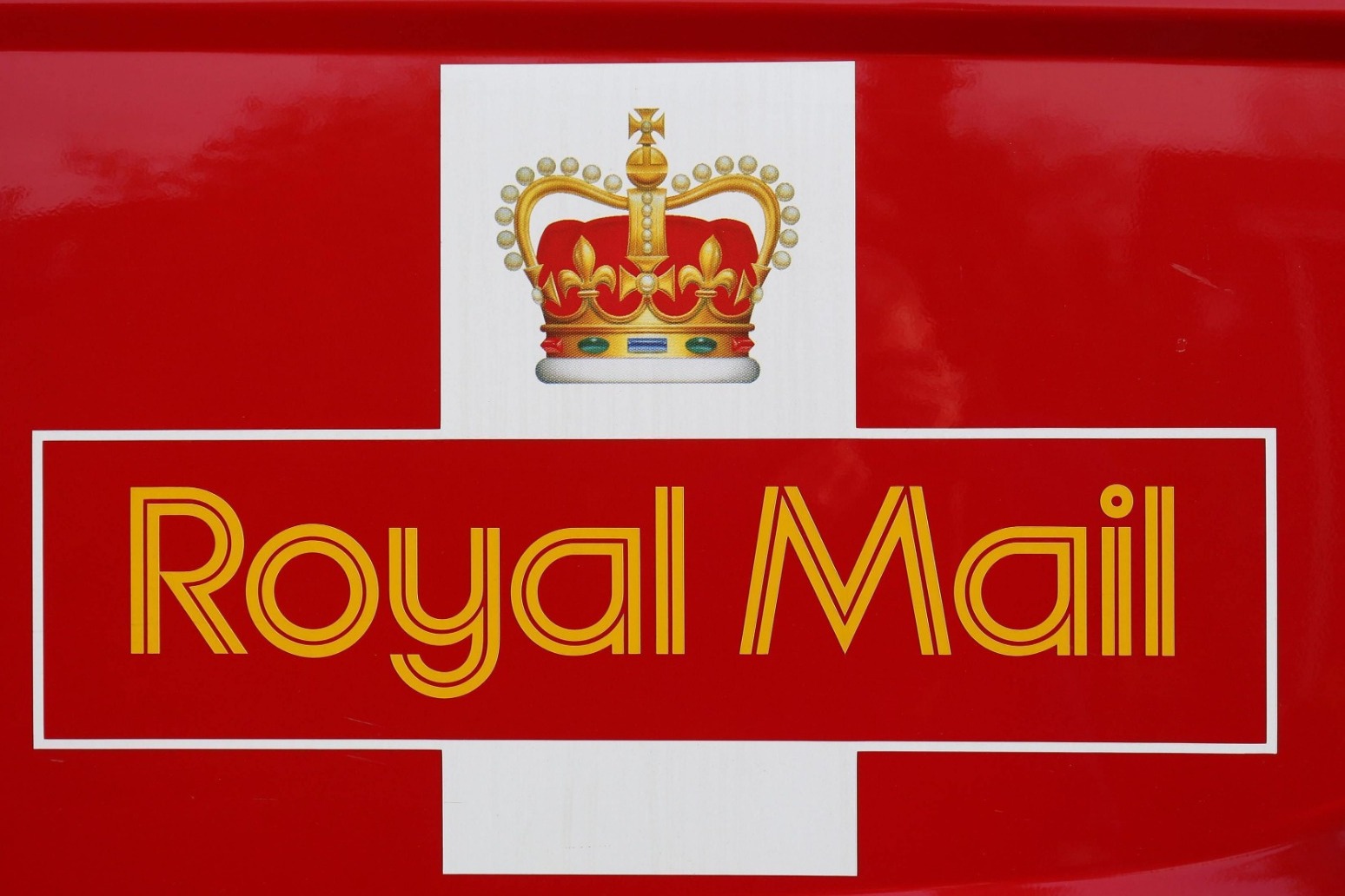 Royal Mail shares plunge after warnings of UK losses 