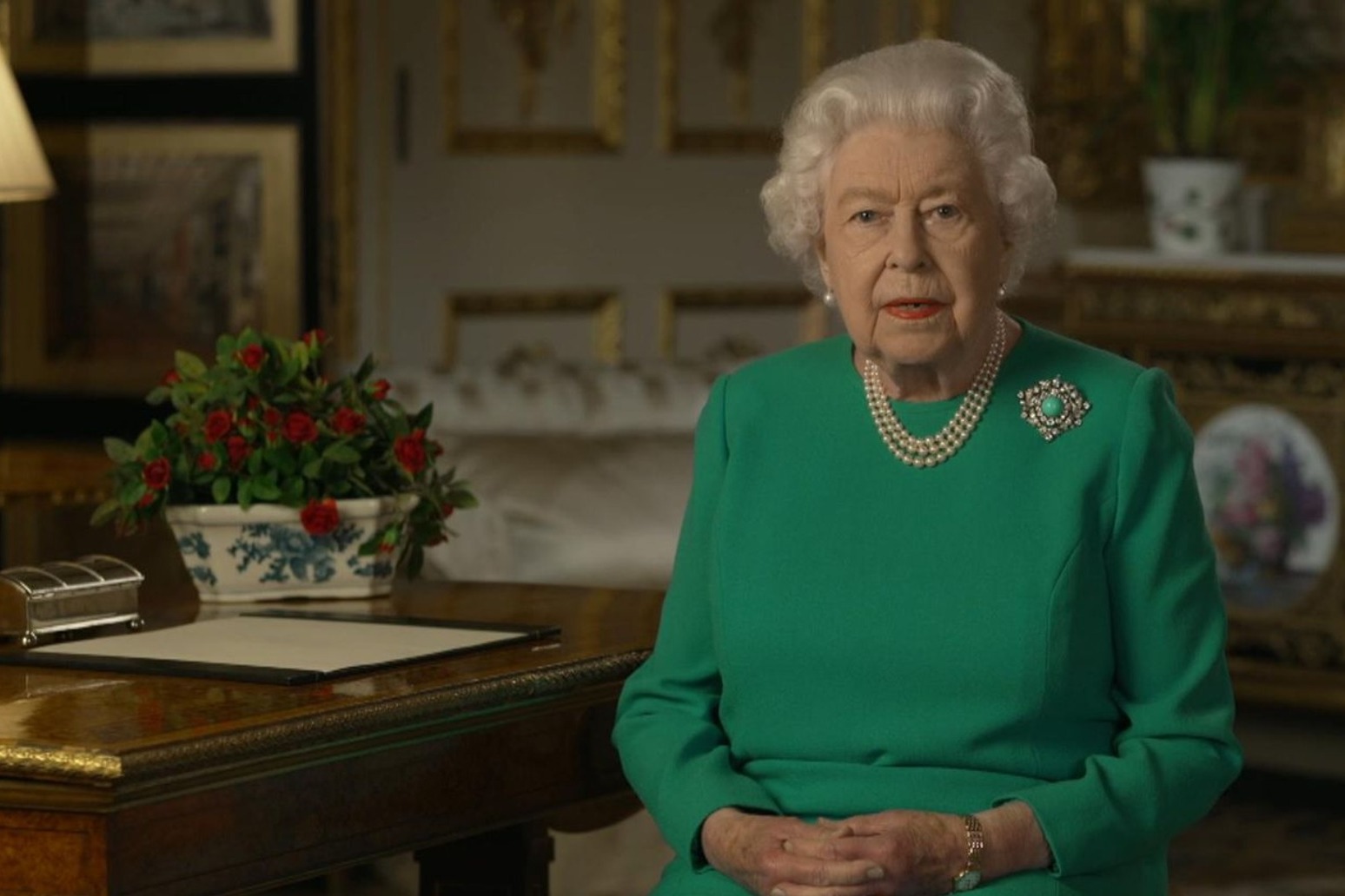 Queen delivers message of hope to the nation 