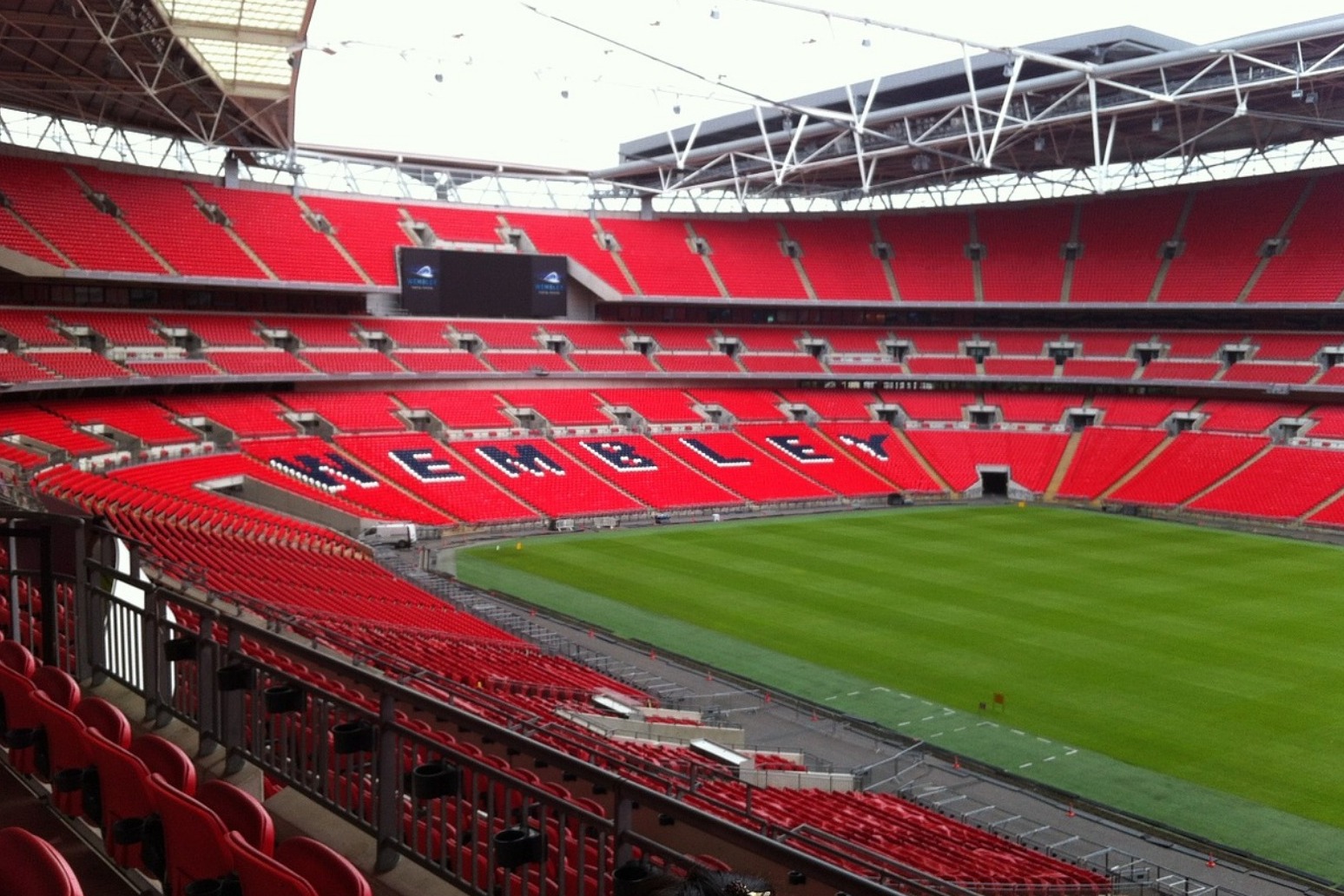 England come from behind to qualify for Nations League semi finals 