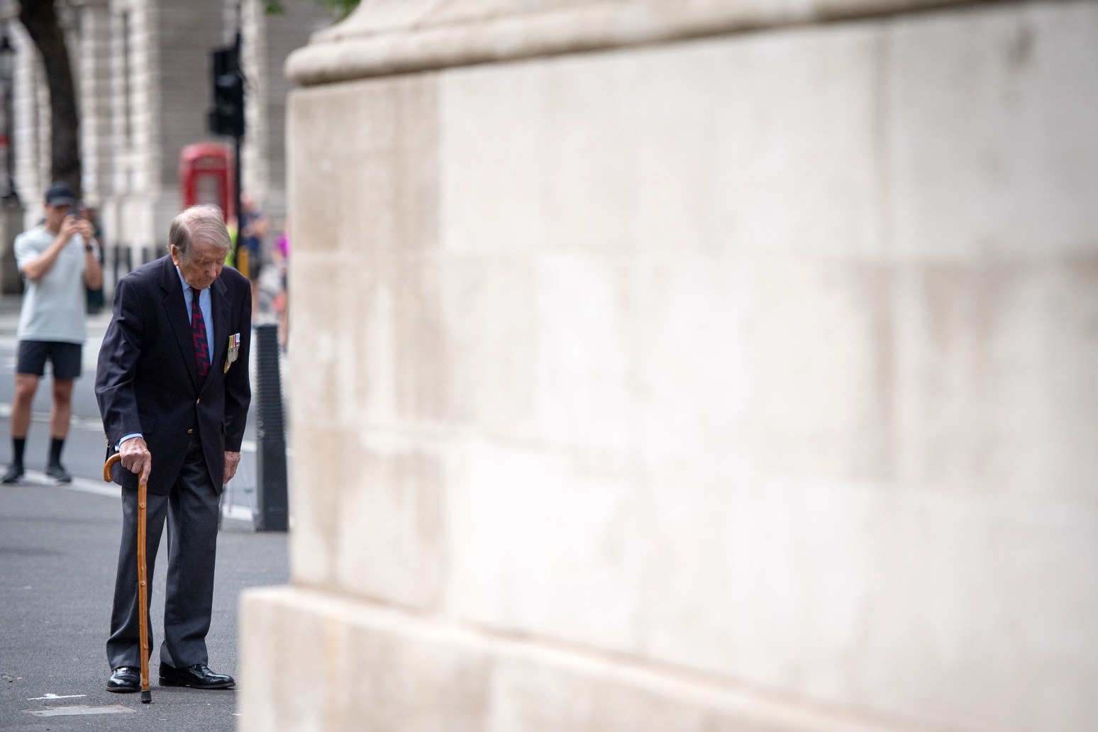 UK falls silent to mark VE day 