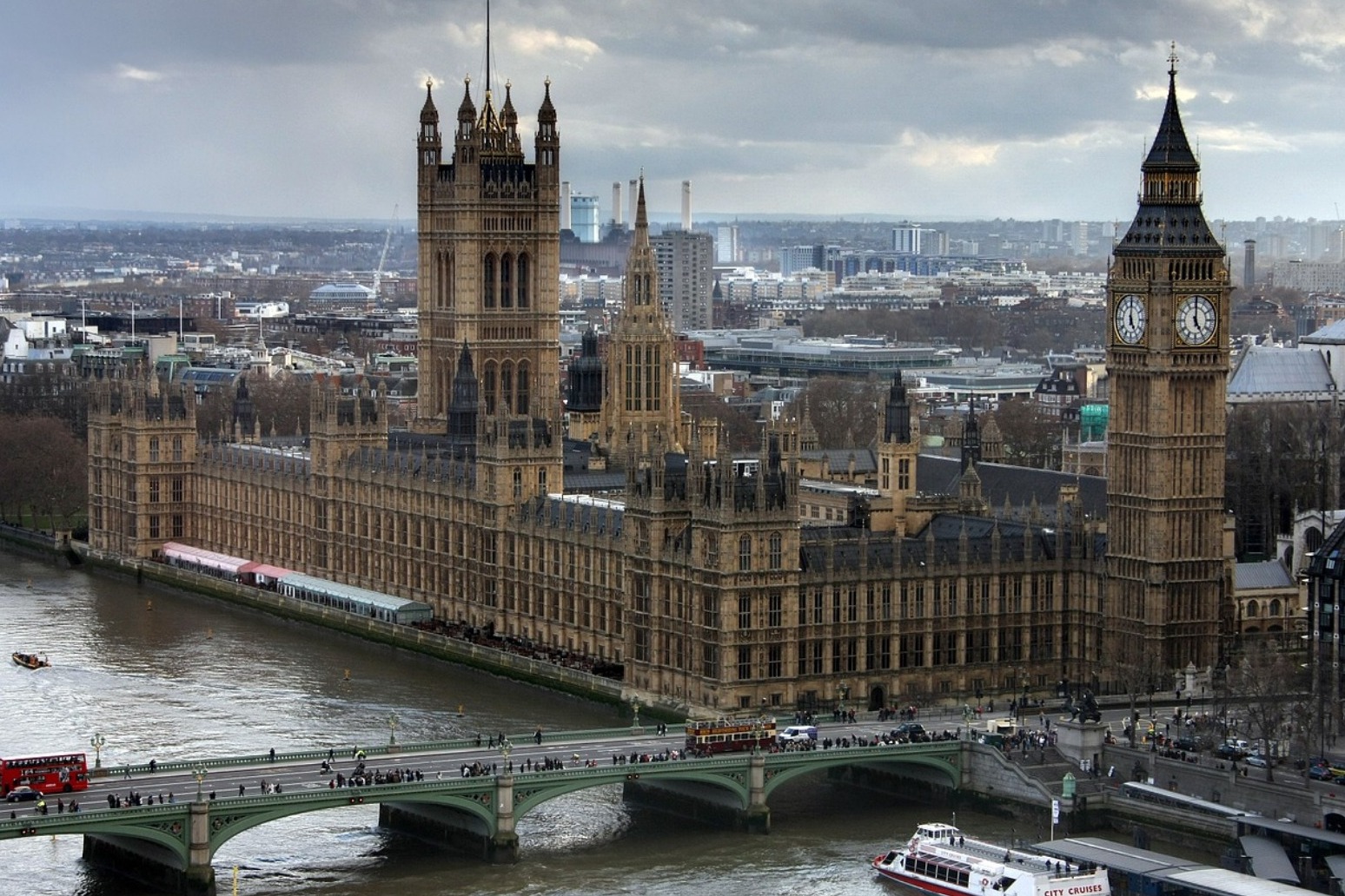 MPs back an amendment to prevent a suspension of parliament 